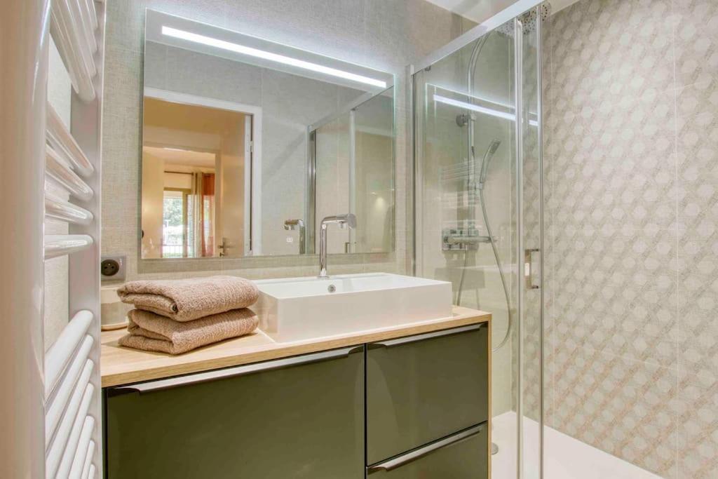 Appartement Piscine Tennis Acces Prive Plage Joia Санари-сюр-Мер Экстерьер фото
