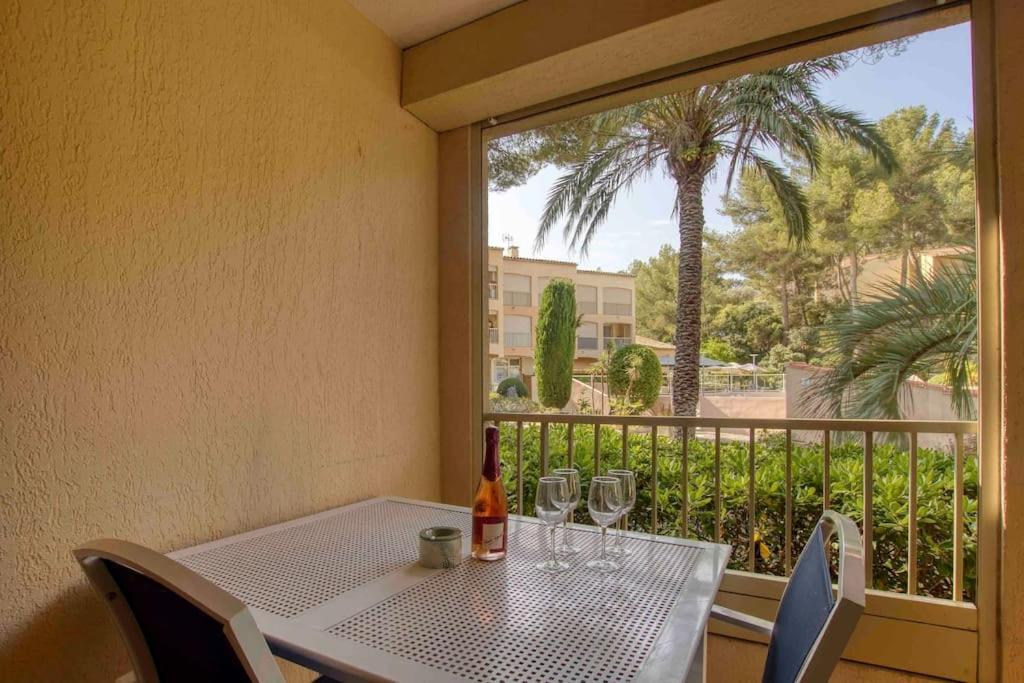 Appartement Piscine Tennis Acces Prive Plage Joia Санари-сюр-Мер Экстерьер фото