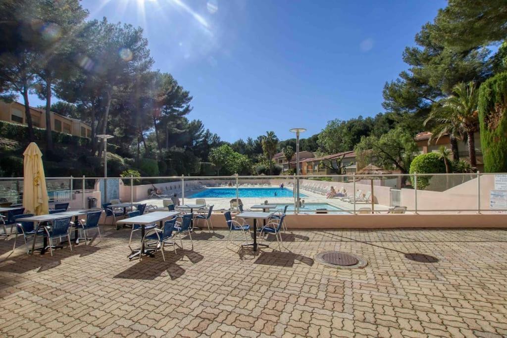 Appartement Piscine Tennis Acces Prive Plage Joia Санари-сюр-Мер Экстерьер фото